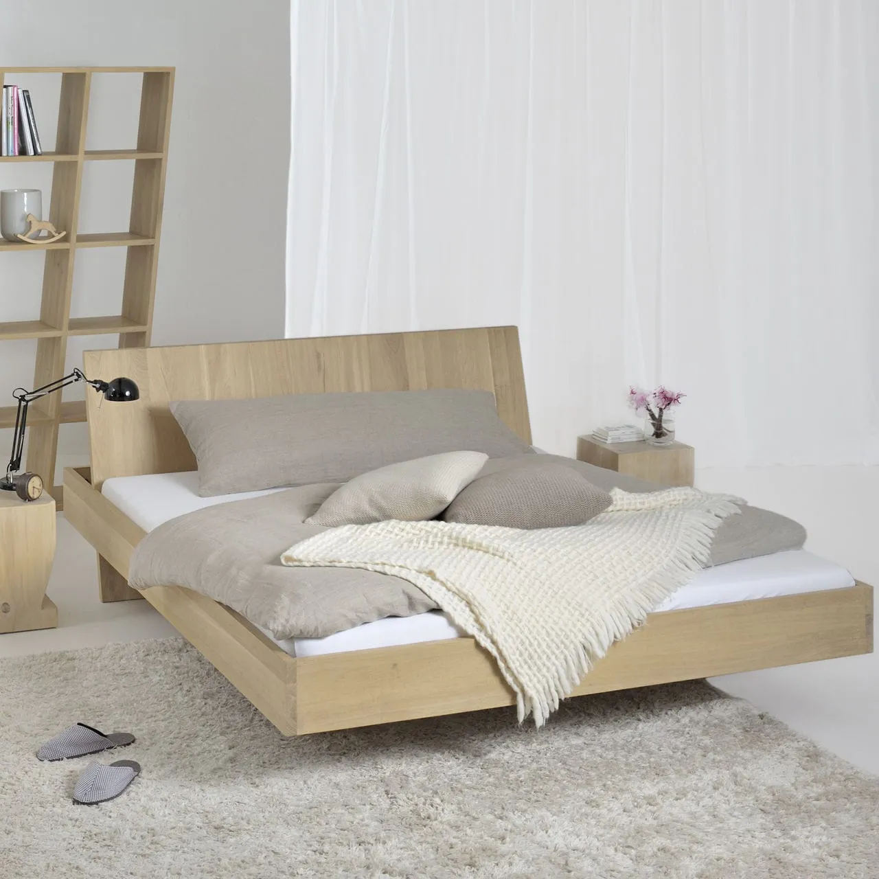 Giường gỗ tự nhiên hiện đại kiểu Nhật